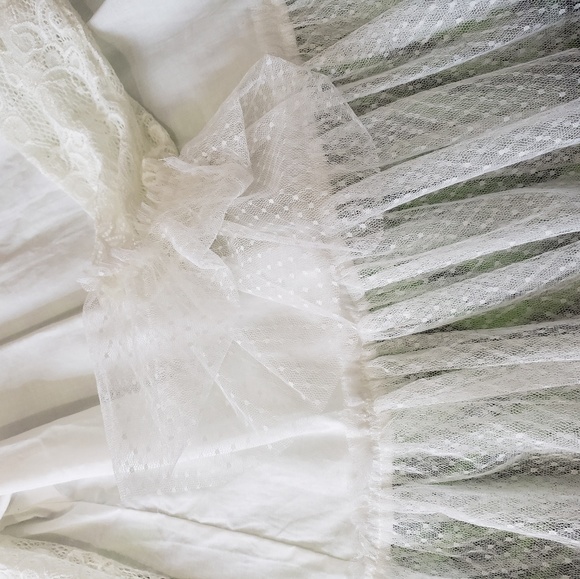 NWT Lacey White Blouse - Picture 3 of 4